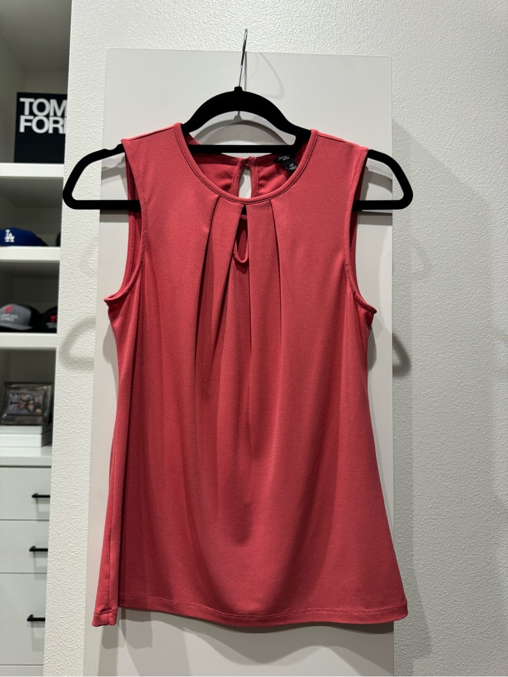 Ann Taylor Coral Pink Pleated Keyhole Sleeveless Blouse